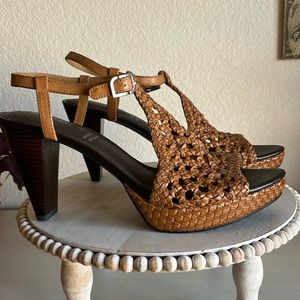 Rockport adiPRENE by adidas leather woven t-strap heel tan NEW Never worn 10